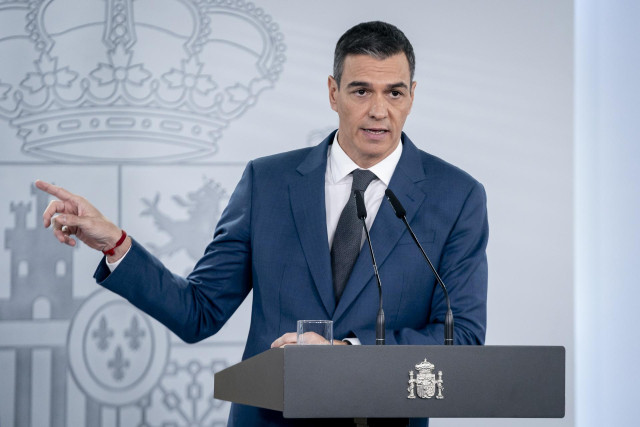El presidente del Gobierno, Pedro Sánchez, Interviene durante una rueda de prensa, posterior al Consejo de Ministros, en el Palacio de La Moncloa, a 5 de noviembre de 2024, en Madrid (España).