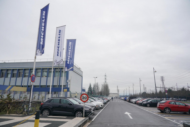 Archivo - Acceso a la fábrica Michelin en Vitoria, a 16 de enero de 2024, en Vitoria, Álava, País Vasco (España).