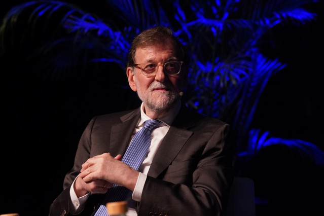 El expresidente del Gobierno Mariano Rajoy  durante un encuentro dentro del ciclo de conferencias 'Diálogos de la España constitucional', a 23 de octubre de 2024 en Málaga (Andalucía, España).