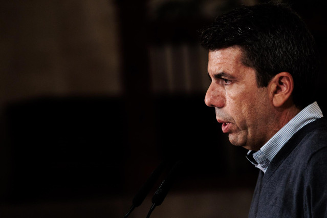 El president de la Generalitat valenciana, Carlos Mazón, ofrece una rueda de prensa tras un pleno extraordinario del Consell, a 4 de noviembre de 2024, en Valencia, Comunidad Valenciana (España).