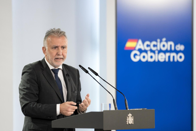 El ministro de Política Territorial y Memoria Democrática, Ángel Víctor Torres, durante una rueda de prensa, en el Palacio de la Moncloa, a 31 de octubre de 2024, en Madrid (España).