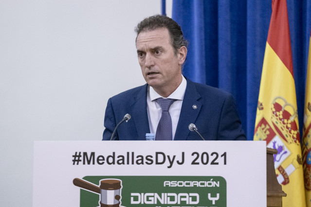 Archivo - El presidente de la Asociación Dignidad y Justicia, Daniel Portero, interviene en el acto de Entrega de las Medallas a la 
