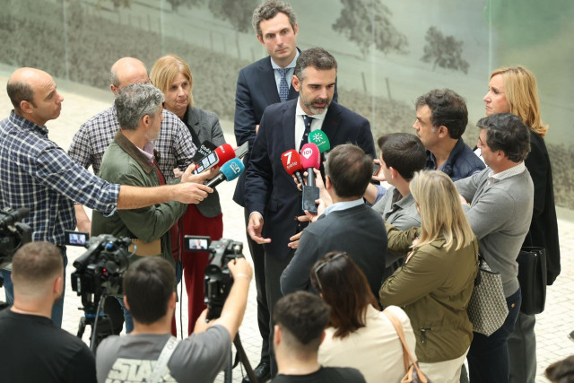 Fernández-Pacheco atiende a la prensa antes del Comité Directivo de Asaja-Cádiz.