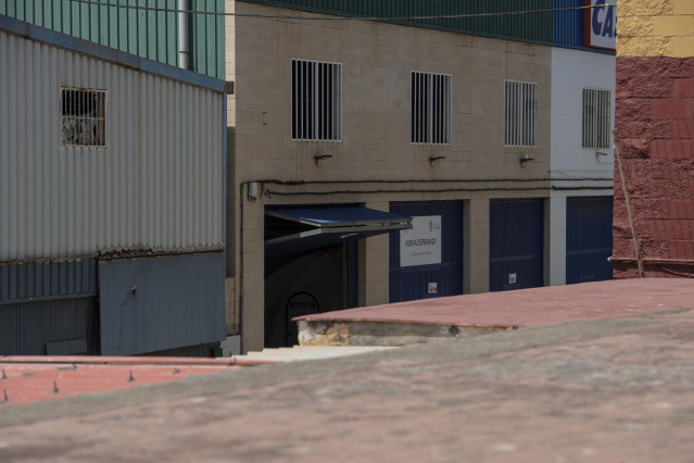 Archivo - Imagen de archivo del exterior de las naves industriales de El Tarajal, en Ceuta, que fueron usadas ante la sobreocupación del centro de menores de la Esperanza y que fue denominado como ‘La Esperanza 2’.