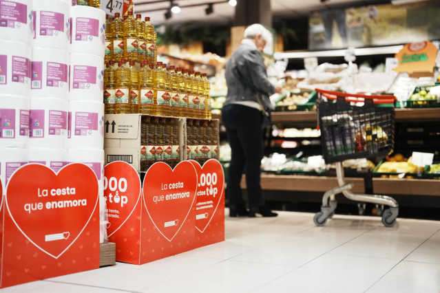 Archivo - Lineal de supermercado