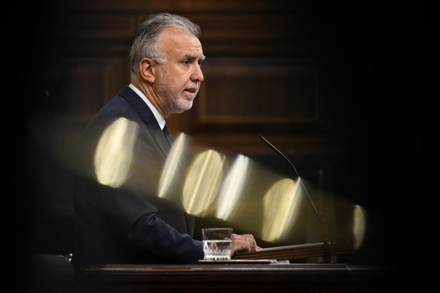 El ministro de Política Territorial, Ángel Víctor Torres, comparece durante el Pleno del Congreso, a 13 de noviembre de 2024, en Madrid (España). El pleno ha comenzado con la intervención de Torres para informar de las consecuencias de la DANA que asoló V