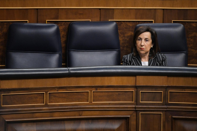 La ministra de Defensa, Margarita Robles, durante el Pleno del Congreso, a 13 de noviembre de 2024, en Madrid (España).