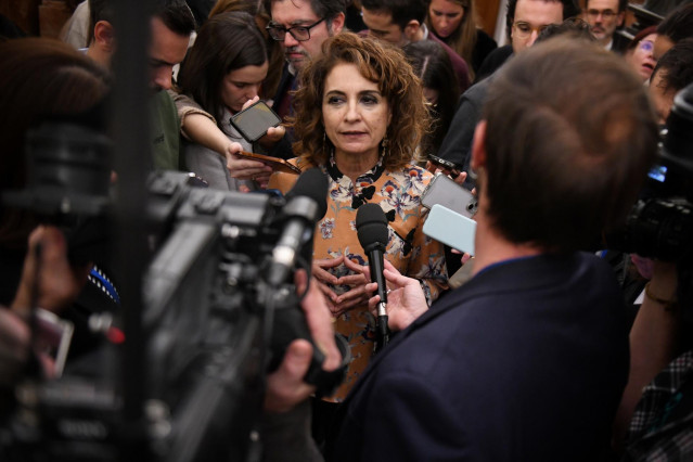 La vicepresidenta primera y ministra de Hacienda, María Jesús Montero, durante el Pleno del Congreso, a 13 de noviembre de 2024, en Madrid (España).