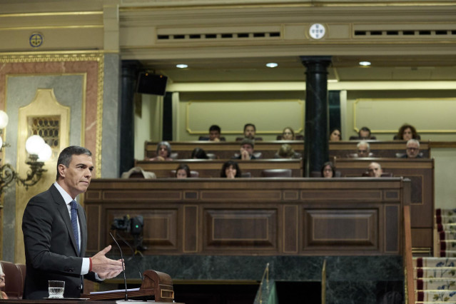 Archivo - El presidente del Gobierno, Pedro Sánchez, interviene durante una sesión plenaria, en el Congreso de los Diputados, a 9 de octubre de 2024, en Madrid (España).