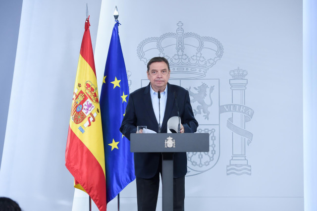 El ministro de Agricultura, Pesca y Alimentación, Luis Planas, ofrece una rueda de prensa, en el Complejo de la Moncloa, a 17 de noviembre de 2024, en Madrid (España). Durante su comparecencia, el ministro ha informado de la reunión mantenida por el Comit