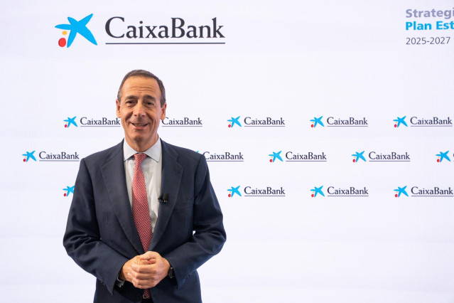 El CEO de Caixabank, Gonzalo Gortázar, durante la presentación del Plan Estratégico 2025-2027 de Caixabank, en la sede de la entidad,  a 19 de noviembre de 2024, en Madrid (España).