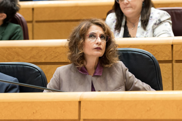 La vicepresidenta primera y ministra de Hacienda, María Jesús Montero, durante la sesión plenaria del Senado, a 19 de noviembre de 2024