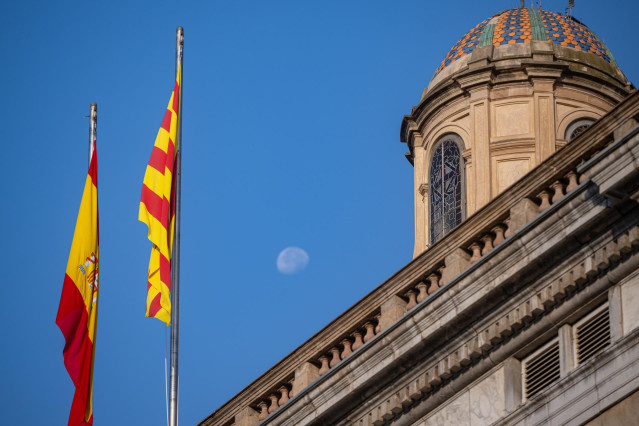 Archivo - Fachada del Palau de la Generalitat, a 23 de agosto de 2024, en Barcelona, Catalunya (España). Es el primer encuentro institucional entre los máximos responsables del Govern y del Ayuntamiento de la capital catalana. Collboni ha instado al jefe