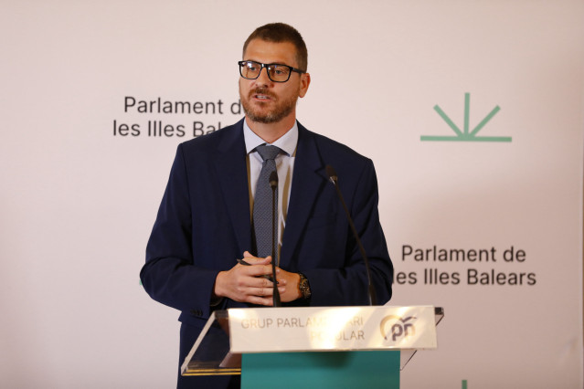 Archivo - El portavoz del grupo Popular del Parlament Balear, Sebastià Sagrera.