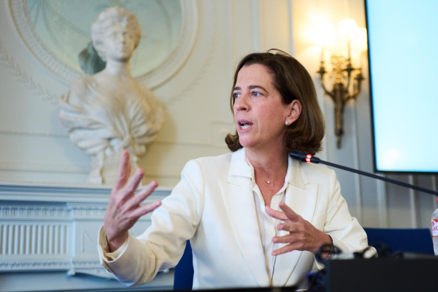 Archivo - La Presidenta de la Asociación Española de Banca (AEB), Alejandra Kindelán, en el Palacio de la Magdalena, a 20 de junio de 2024, en Santander, Cantabria (España).