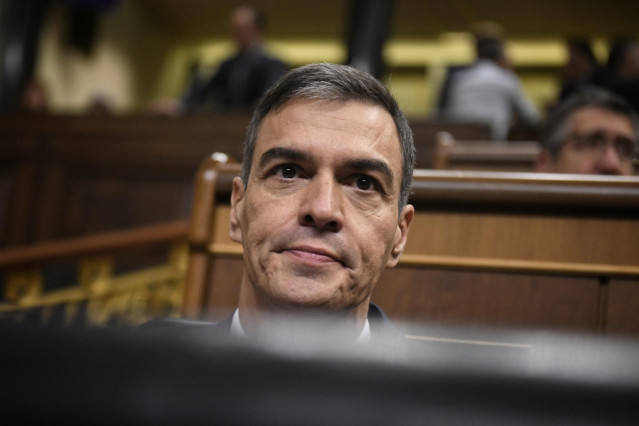 Archivo - El presidente del Gobierno, Pedro Sánchez, durante una sesión de control al Gobierno, en el Congreso