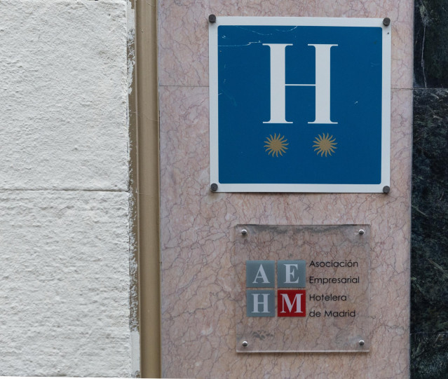 Archivo - El cartel de un hotel, a 30 de noviembre de 2023, en Madrid (España).