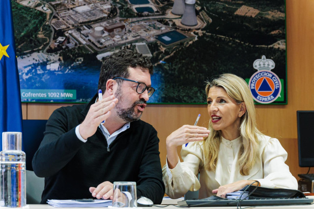 El secretario de Estado de Trabajo, Joaquín Pérez Rey y la vicepresidenta segunda del Gobierno y ministra de Trabajo y Economía Social, Yolanda Díaz.