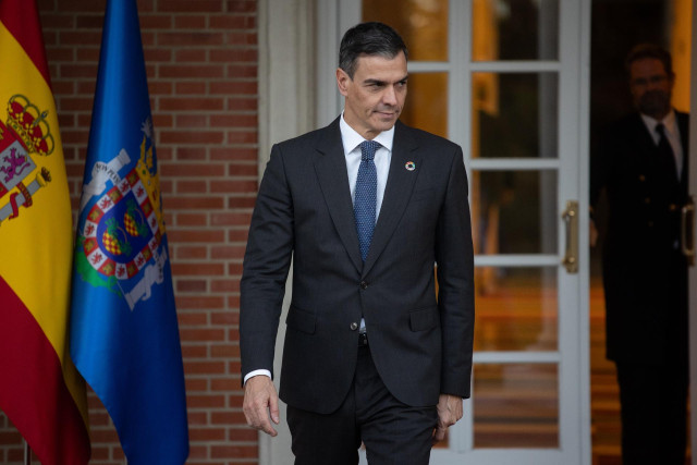 El presidente del Gobierno, Pedro Sánchez, a su llegada a la reunión con el presidente de Melilla, Juan José Imbroda, en el Palacio de La Moncloa, a 22 de noviembre de 2024, en Madrid (España). Sánchez cierra hoy su ronda de encuentros bilaterales con los