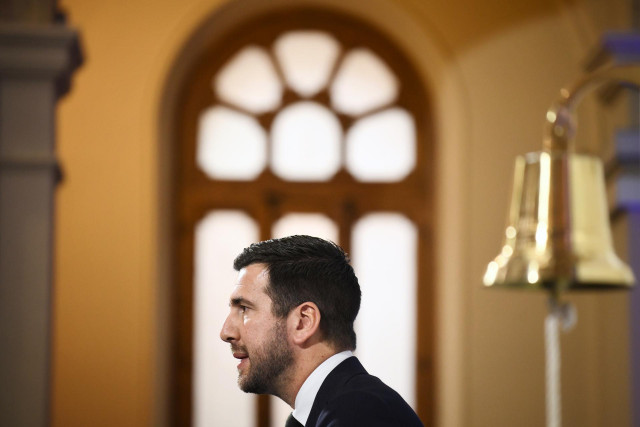 El CEO de Cox, Enrique Riquelme, interviene durante la ceremonia de salida a Bolsa de Cox, en el Palacio de la Bolsa de Madrid, a 15 de noviembre de 2024, en Madrid (España).