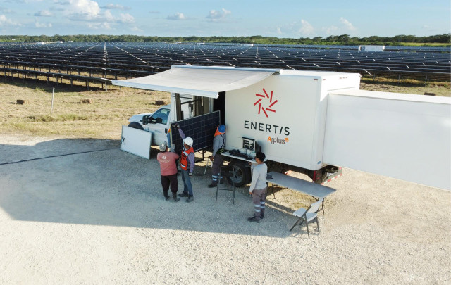 Archivo - Laboratorio fotovoltaico móvil de Enertis Applus+