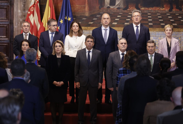 El nuevo Consell toma posesión para afrontar la recuperación económica, social y sentimental y 