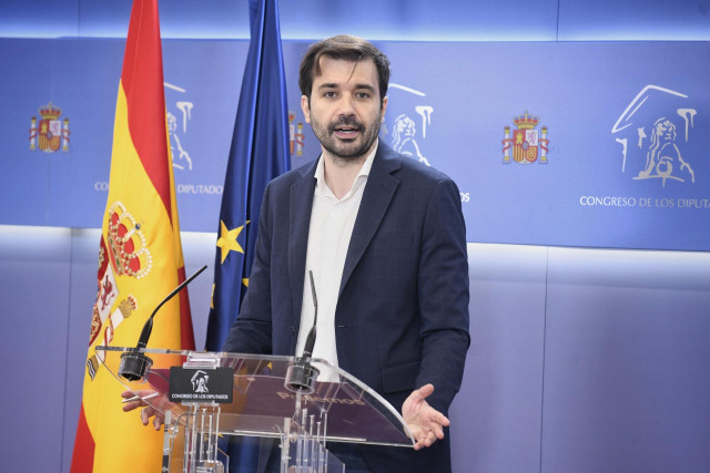 Archivo - El diputado de Podemos Javier Sánchez Serna durante una rueda anterior a la reunión de la Junta de Portavoces, a 15 de octubre de 2024, en Madrid (España).