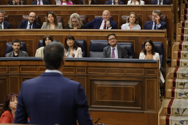 Archivo - El presidente del Gobierno, Pedro Sánchez, interviene durante una sesión de control al Gobierno, en el Congreso de los Diputados, a 18 de septiembre de 2024, en Madrid (España).