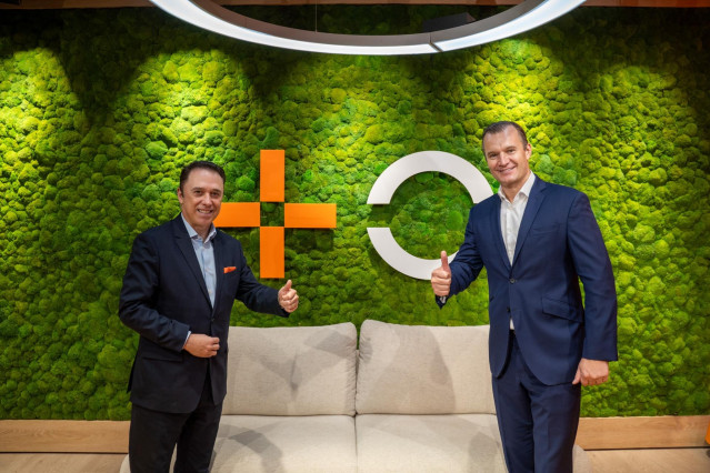 David Soto, presidente de Kyndryl España y Portugal, y  Meinrad Spenger, CEO de MasOrange 01.