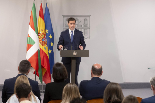 Archivo - El lehendakari Imanol Pradales, comparece tras una reunión con el presidente del Gobierno, en el Complejo de La Moncloa, a 20 de septiembre de 2024, en Madrid (España). Sánchez arranca hoy, 20 de septiembre, una ronda de reuniones bilaterales co