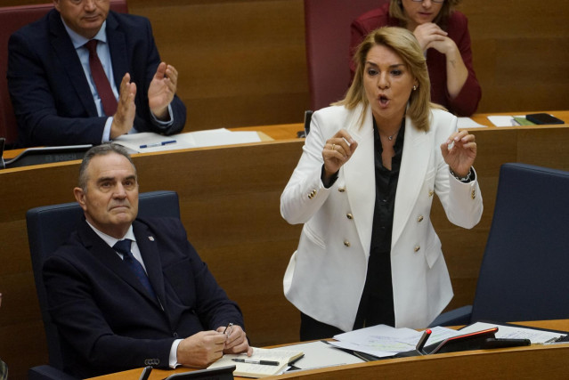 Imagen de archivo de los vicepresidentes Francisco José Gan Pampols y Susana Camarero en el pleno de Les Corts