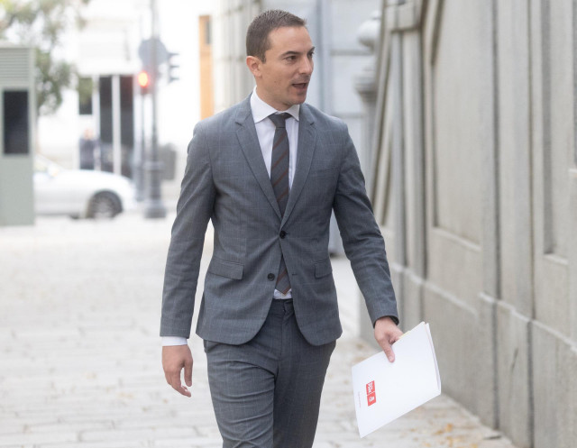 El ex secretario general del PSOE de Madrid, Juan Lobato, a su llegada a testificar en el Tribunal Supremo sobre la causa contra el fiscal general del Estado, Álvaro García Ortiz.