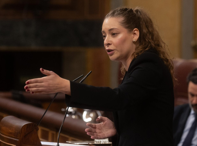 La diputada del PP Ester Muñoz interviene durante una sesión plenaria en el Congreso de los Diputados, a 20 de noviembre de 2024, en Madrid (España).