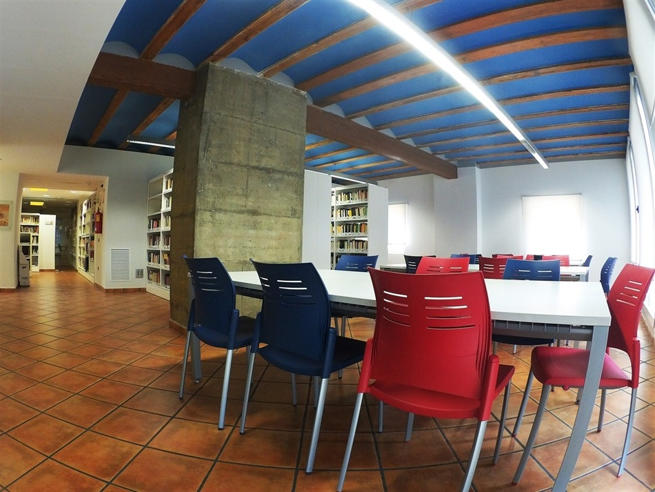 Biblioteca sala lectura ok