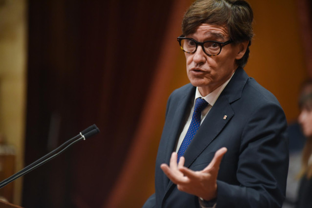 Archivo - El president de la Generalitat, Salvador Illa, durante el primer pleno desde que fuera elegido presidente de la Generalitat, en el Parlament, a 5 de septiembre de 2024, en Barcelona, Catalunya (España). El presidente de la Generalitat, Salvador