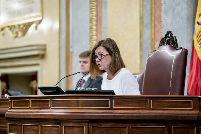 Archivo - La presidenta del Congreso, Francina Armengol, durante una sesión plenaria en el Congreso
