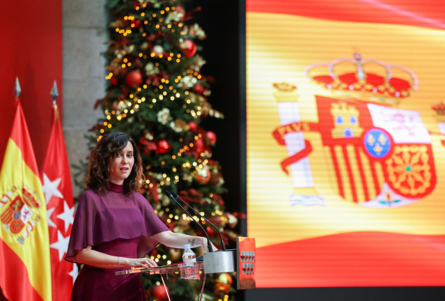 La presidenta de la Comunidad de Madrid, Isabel Díaz Ayuso, interviene durante el acto conmemorativo de celebración del 46º aniversario de la Constitución Española en la Real Casa de Correos