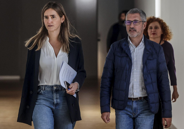 La ministra para la Transición Ecológica y el Reto Demográfico, Sara Aagesen, y el secretaroio de Estado de Medio Ambiente, Hugo Morán, en València.