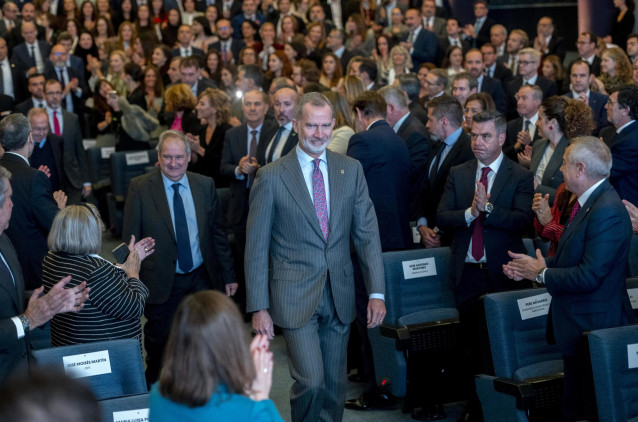El Rey Felipe VI preside el Pleno Extraordinario de la Cámara de Comercio de España en el Auditorio Sur de Ifema, a 5 de diciembre de 2024, en Madrid (España).