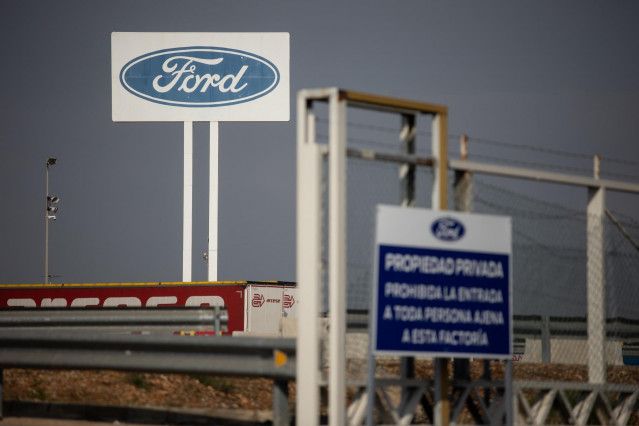 Archivo - Cartel de la fábrica Ford Almussafes, a 6 de noviembre de 2024, en Almussafes, Valencia, Comunidad Valenciana (España).