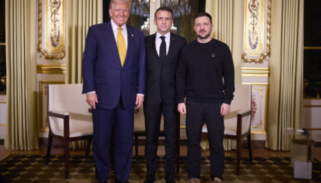 EuropaPress 6391686 donald trump emmanuel macron volodimir zelenski reunion previa reapertura