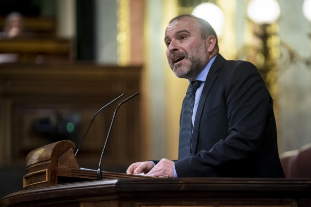 Archivo - El diputado de Junts, Josep Pagès i Massó, interviene durante una sesión plenaria en el Congreso de los Diputados