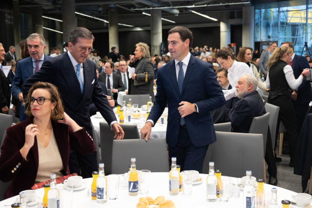 El lehendakari, Imanol Pradales, durante el Foro Expectativas Económicas, en el Palacio Euskalduna, a 9 de diciembre de 2024, en Bilbao, Bizkaia- El acto está organizado por Banco Santander y El Correo.