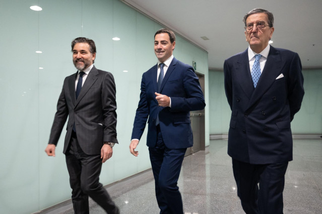 El lehendakari, Imanol Pradales, durante el Foro Expectativas Económicas, en el Palacio Euskalduna, a 9 de diciembre de 2024, en Bilbao (Bizkaia). El acto está organizado por Banco Santander y El Correo.