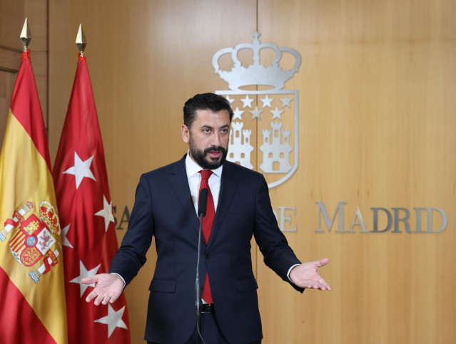 Archivo - El portavoz del PP en la Asamblea de Madrid, Carlos Díaz-Pache, ofrece una rueda de prensa durante un pleno en la Asamblea de Madrid, a 19 de septiembre de 2024, en Madrid (España).