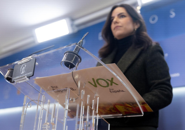 La portavoz de VOX en el Congreso, Pepa Millán, durante una rueda de prensa anterior, a la Junta de Portavoces, en el Congreso de los Diputados, a 26 de noviembre de 2024, en Madrid (España).