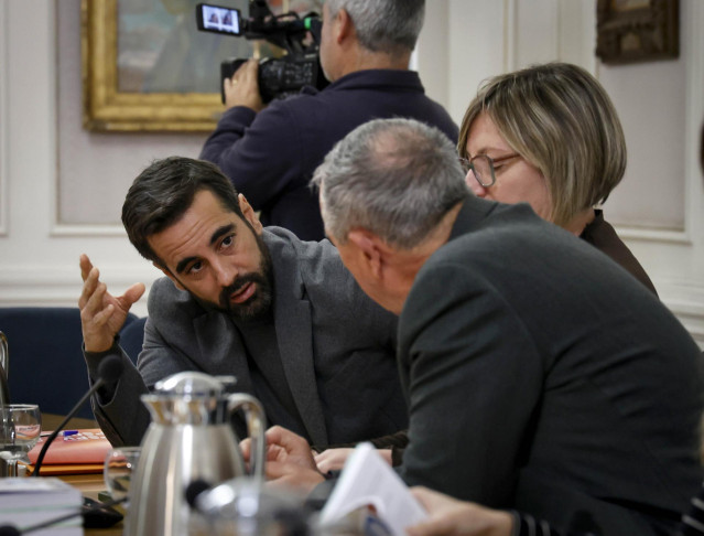 El síndic del PSPV-PSOE, José Muñoz, durante la reunión de la junta de síndics