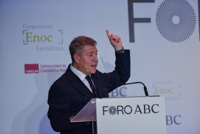 Archivo - El presidente de Castilla-La Mancha, Emiliano García-Page, intervien en el foro ABC, en la sede de Vocento, a 23 de octubre de 2024, en Madrid (España).