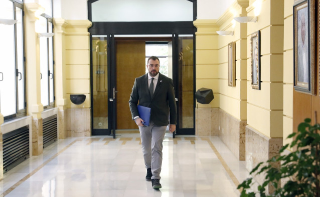 Archivo - El presidente del Principado de Asturias, Adrián Barbón, en una imagen de archivo