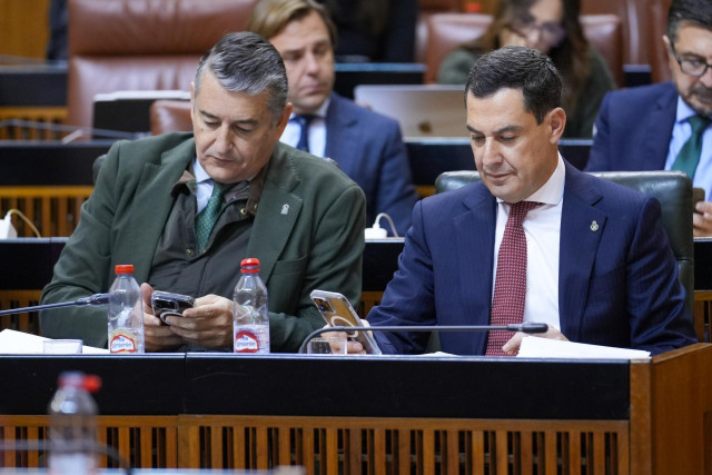El presidente de la Junta de Andalucía, Juanma Moreno interviene durante el Debate sobre el Estado de la Comunidad. A 11 de diciembre de 2024, En Sevilla, Andalucía (España). El presidente de la Junta de Andalucía, Juanma Moreno, ha abierto en Sevilla el